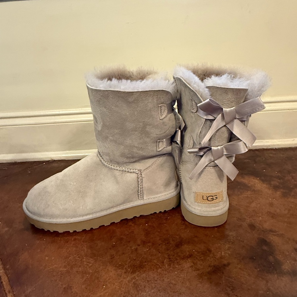 UGG Women's Light Gray Suede Boots with Bow Detail